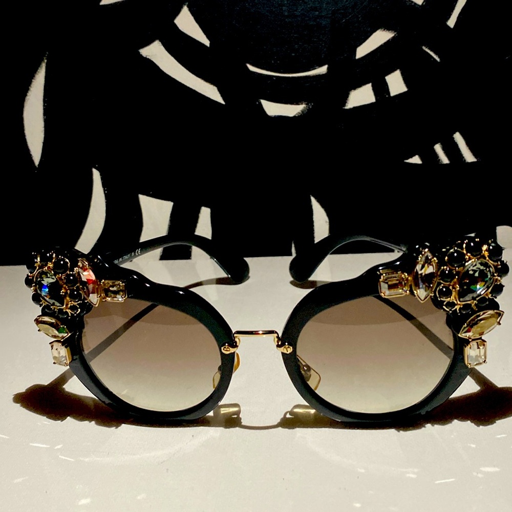 MIU MIU SUNGLASSES
